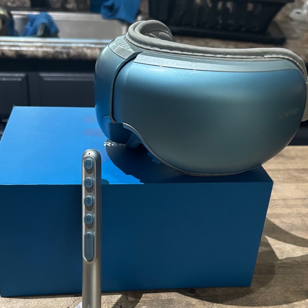 Renpho Eye Massager - Picture 2 of 3